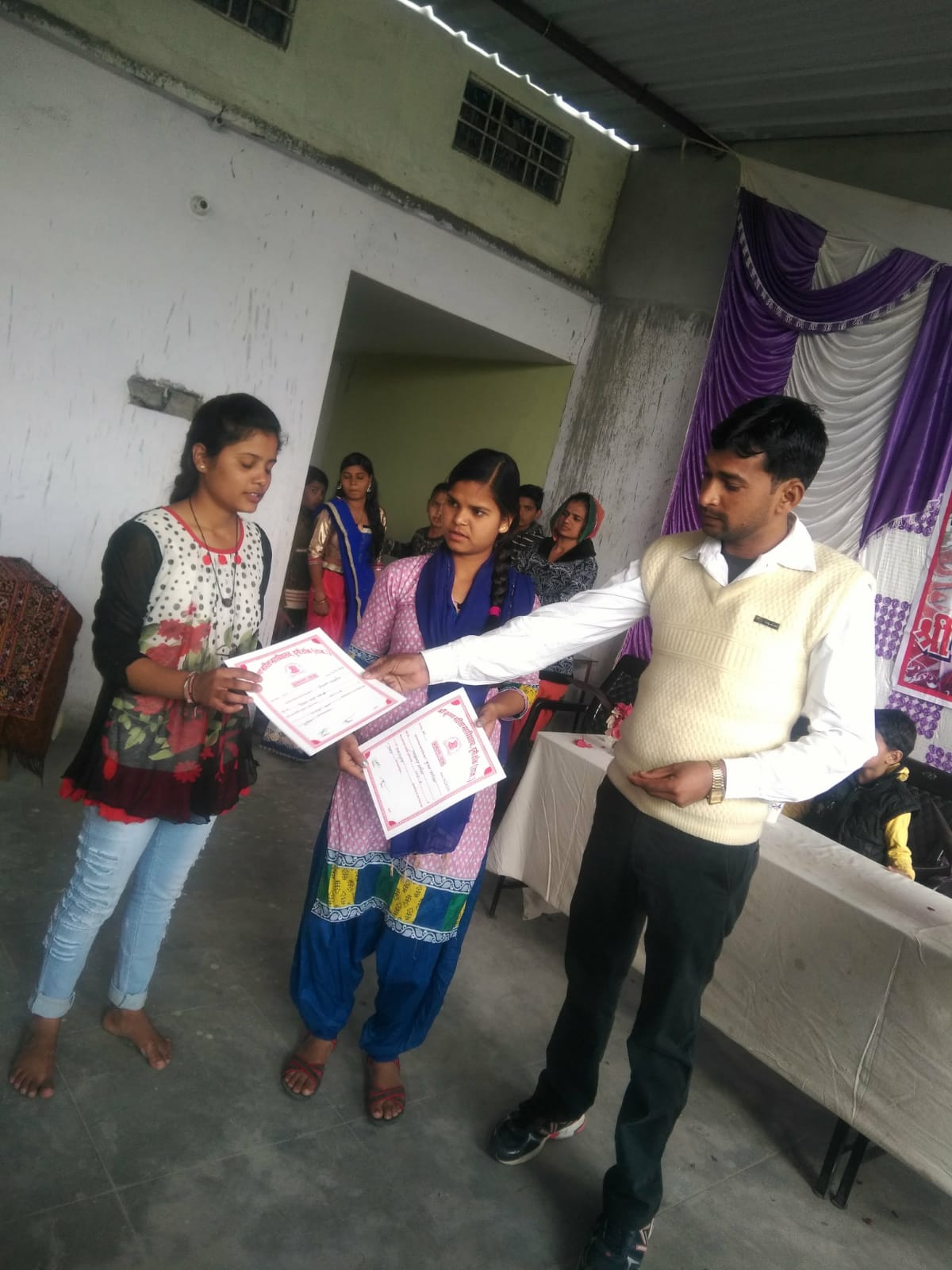 Certificate distribution